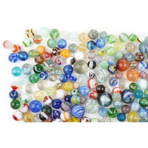 516 - A collection of various 20th century marbles,  variously sized.