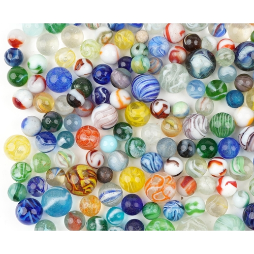 516 - A collection of various 20th century marbles,  variously sized.