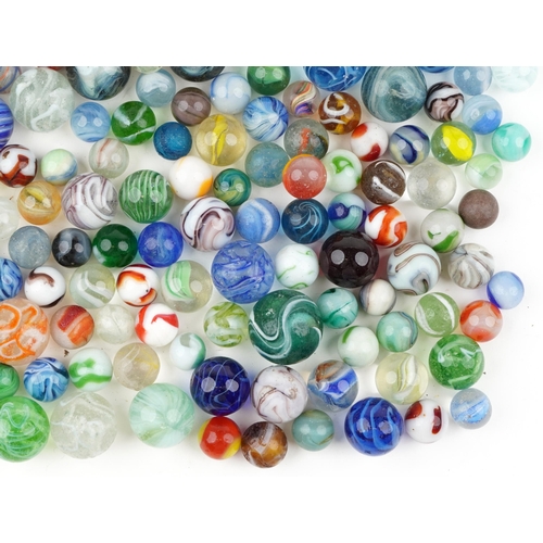 516 - A collection of various 20th century marbles,  variously sized.