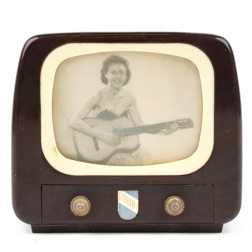 1253 - Mid 20th century Bakelite novelty musical television set, 11cm wide.