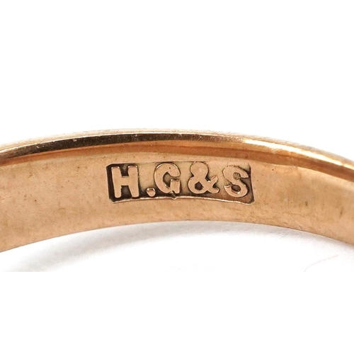 2057 - A 9ct gold signet ring, size T/U, 5.3g.