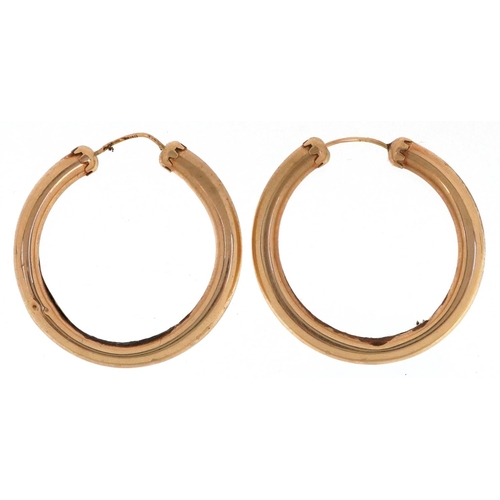 2204 - A pair of 9ct gold hoop earrings, 3.4cm in diameter, total 4.0g.