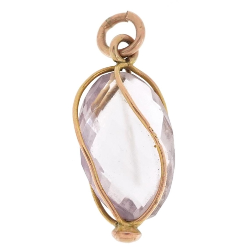 2510 - A 9ct gold mounted classic cut amethyst pendant, 2.5cm high, 2.5g.