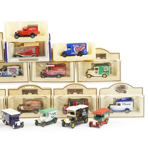 1407 - A small collection of Days Gone diecast model vehicles, boxed and loose.