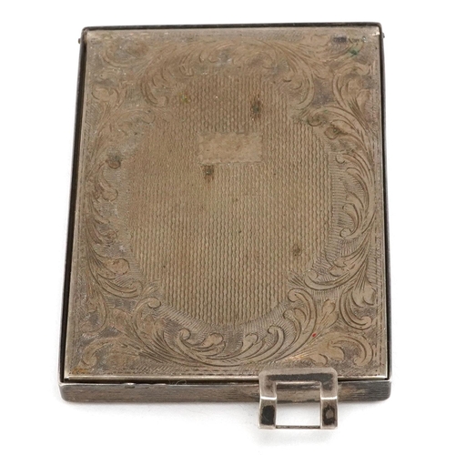 32 - A French 800 grade engine turned silver compact, indistinct maker's mark, 6.5cm wide, 39.8g.