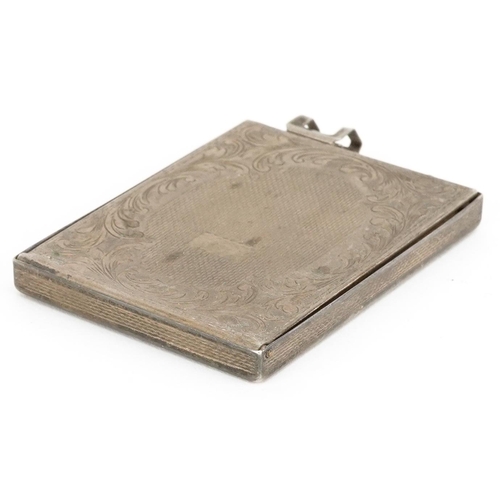 32 - A French 800 grade engine turned silver compact, indistinct maker's mark, 6.5cm wide, 39.8g.