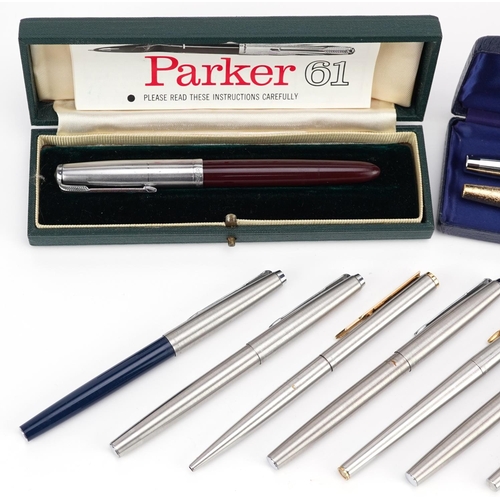 169 - A collection of vintage and later Parker and Sheaffer fountain pens and ballpoint pens.