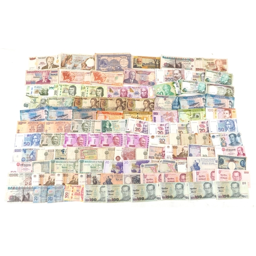 2216 - A quantity of vintage banknotes to include France, Mexico, Portugal, India and Sri Lanka.