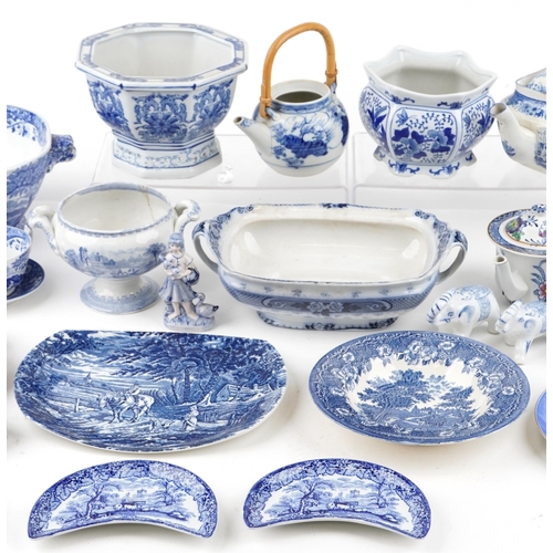 1235 - A mixed group of 20th century blue and white transfer printed pottery items including Copeland and S... 