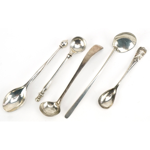 527 - Five various silver condiment spoons, L-12cm, 54g.