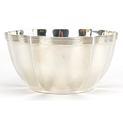 506 - An Edwardian silver sugar bowl, London 1901, worn makers marks, diameter 10cm, 89 grams.