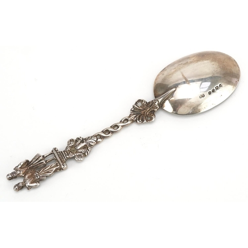 580 - Edward Pairpoint, a Victorian silver apostle spoon, London 1878, 18.5cm in length, 71.6g.