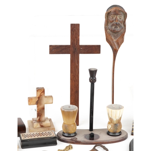 259 - A mixed group of various collector's items including brass door knockers, a Jerusalem olivewood lett... 