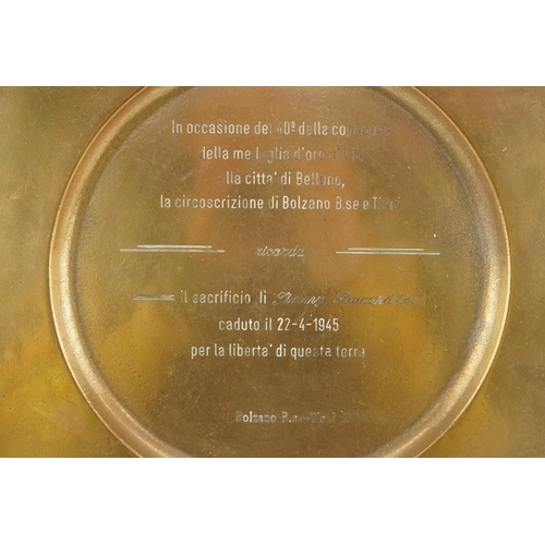 2497 - An Italian campaign military World War II bronze presentation dish presented for the Sacrifice of Ji... 