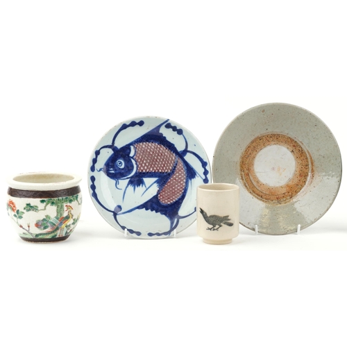 1104 - A small group of Chinese porcelain items, all 20th century, including a pair of green glazed Foo dog... 