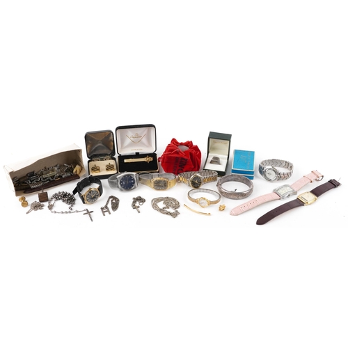 3800 - Vintage and later jewellery, some silver, including a signet ring, a Victorian style hinged bangle a... 