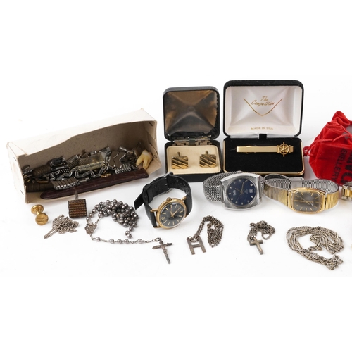 3800 - Vintage and later jewellery, some silver, including a signet ring, a Victorian style hinged bangle a... 