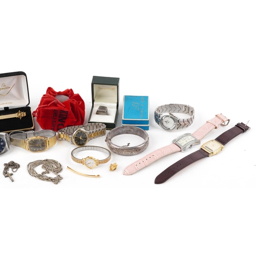 3800 - Vintage and later jewellery, some silver, including a signet ring, a Victorian style hinged bangle a... 