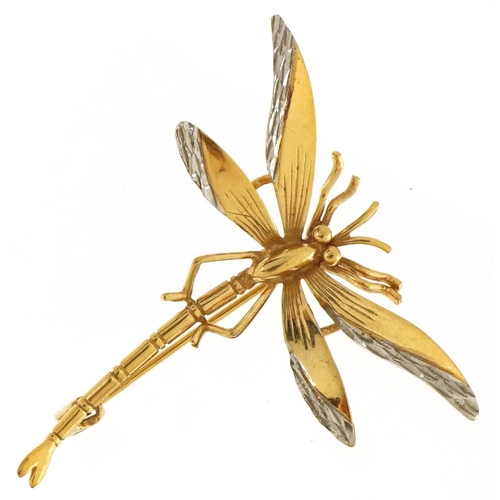 3026 - A 9ct gold two tone brooch in the form of a dragonfly, 4cm in length, 3.4g.