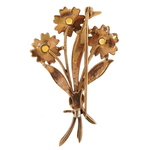 3069 - A 9ct gold citrine floral bouquet brooch, 4.2cm high, 5.8g.