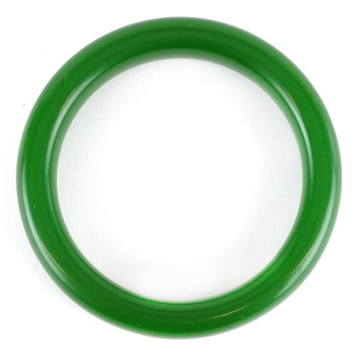 3120A - A Chinese green jade design bangle, 7.5cm in diameter, 51.0g