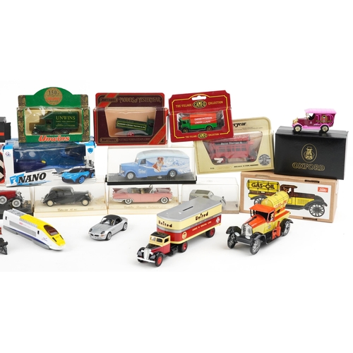 1152 - A collection of diecast collector's vehicles, mostly boxed, including Models of Yesteryear and Solid... 