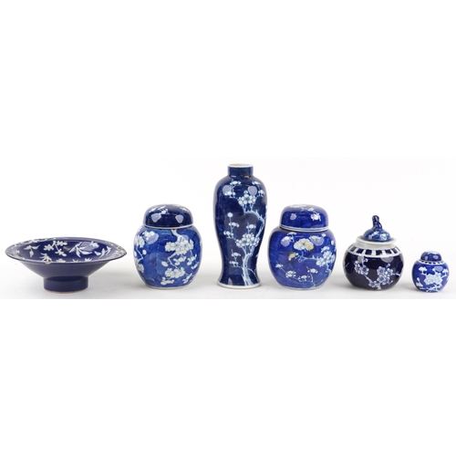 2546 - A small group of Chinese blue and white porcelain items, various sizes, the largest 24cm.