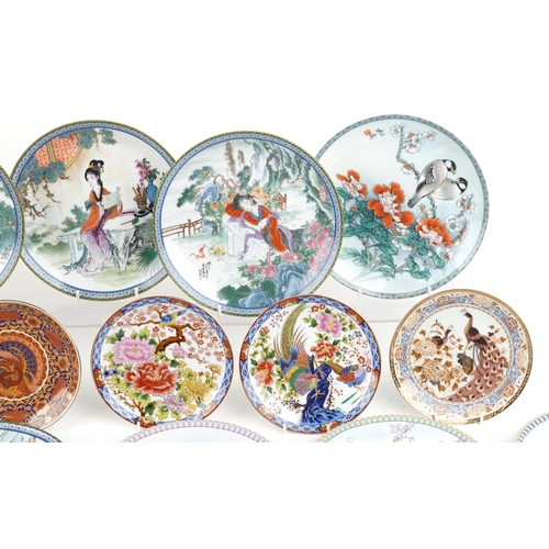 2540 - A collection of 29 various Chinese porcelain plates, all 20th century, including examples from the J... 