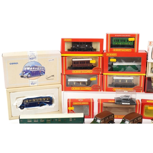 1158 - Diecast collector's vehicles, some with boxes, including Corgi, Days Gone, Models of Yesteryear, Pro... 