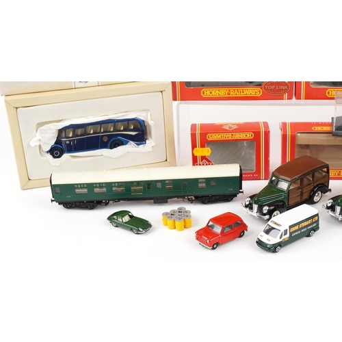 1158 - Diecast collector's vehicles, some with boxes, including Corgi, Days Gone, Models of Yesteryear, Pro... 