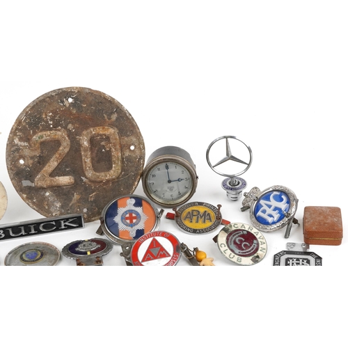 1395 - A large collection of vintage automobilia including car badges, Caravan Club, Institute of Advanced ... 