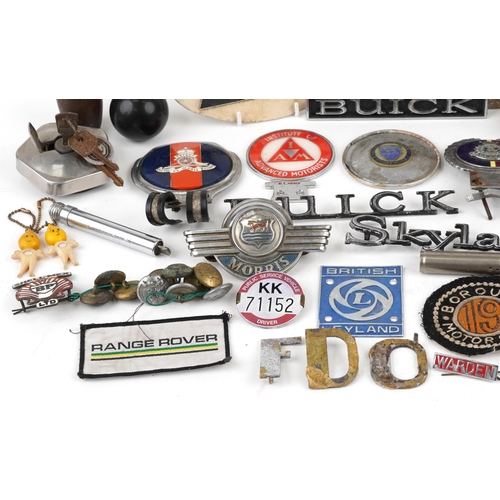 1395 - A large collection of vintage automobilia including car badges, Caravan Club, Institute of Advanced ... 