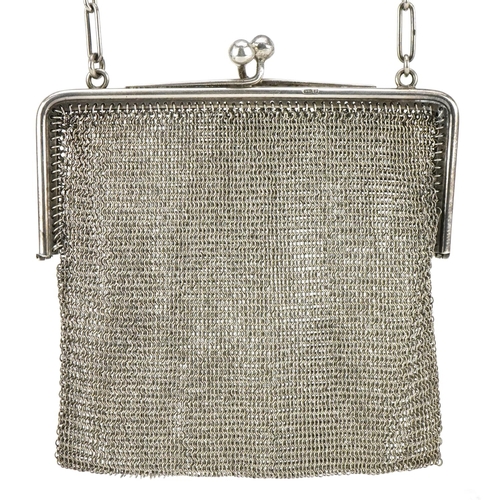 574 - William Hutton & Sons Ltd., a George V silver chain mail purse, Chester import marks 1915, 13cm high... 