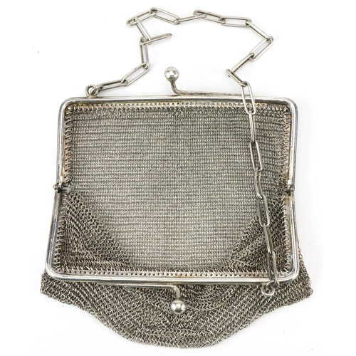 574 - William Hutton & Sons Ltd., a George V silver chain mail purse, Chester import marks 1915, 13cm high... 