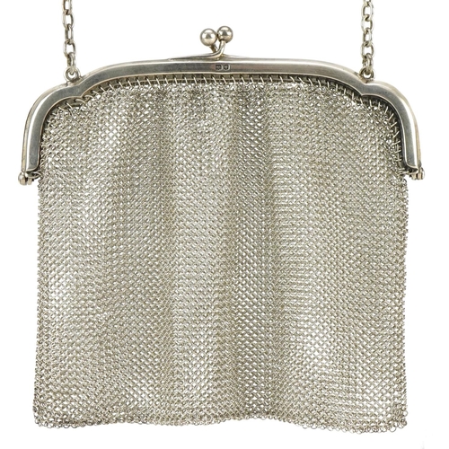 570 - Mappin Brothers, a George V silver chain mail purse, London 1916, 10cm high x 13cm wide, 125.0g.