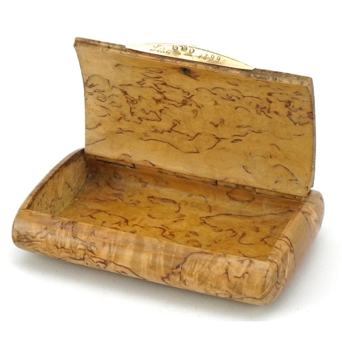 28 - A good late 19th/early 20th century Russian birch snuff box with 14ct gold mount, set with a cabocho... 