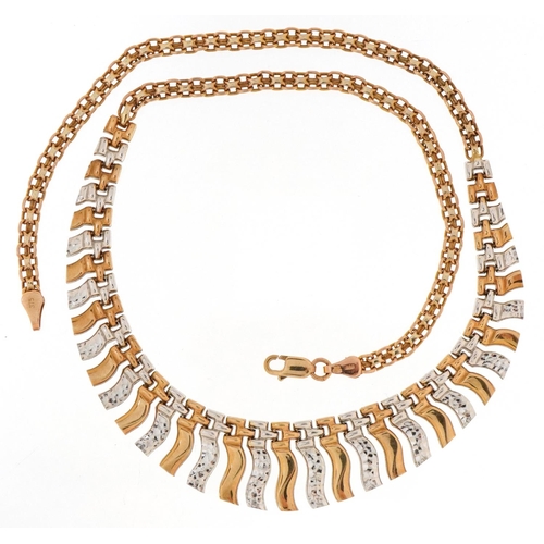 3045 - A Modernist 9ct two tone gold necklace, 43cm in length, 10.8g.