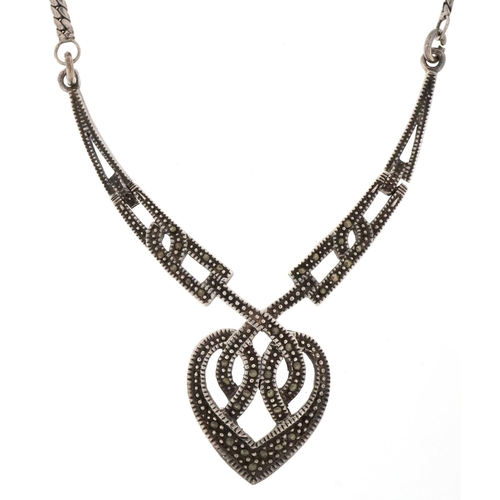 3562 - A vintage silver marcasite necklace, 46cm in length, 21.0g.