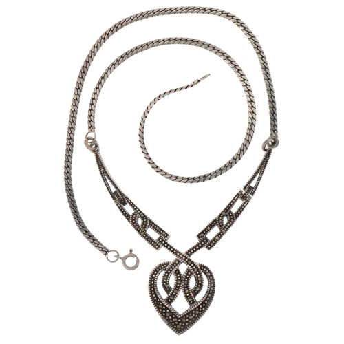 3562 - A vintage silver marcasite necklace, 46cm in length, 21.0g.