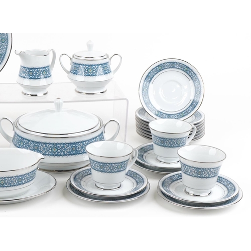 2568 - A Noritake Larue pattern porcelain part dinner service including tureens and cover, sauceboat, oval ... 