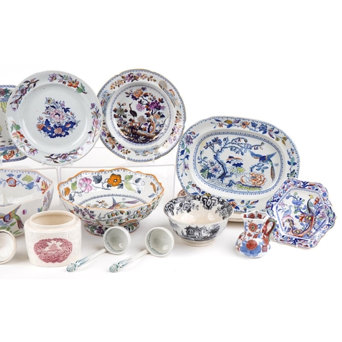 2528 - A mixed group of 19th century Mason's Ironstone china plates, bowls and jugs.