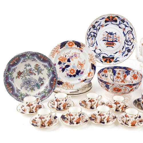 2611 - A 19th century Coalport Hong Kong pattern part tea set together with a small collection of English h... 