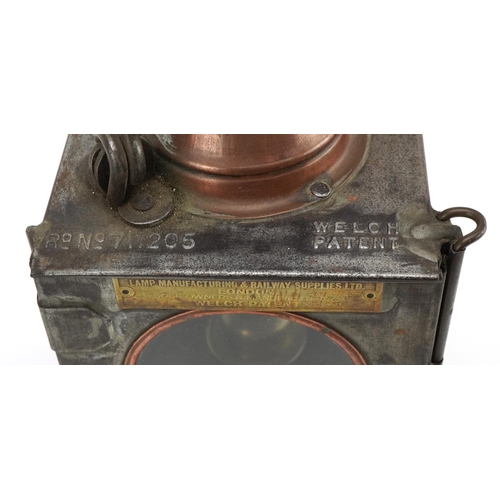 1416 - A vintage railway interest LNER carriage lantern with Lamp Manufacturing & Railway Supplies Ltd. Lon... 