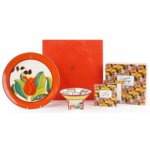 527 - Wedgwood for Clarice Cliff, a hand painted Red Tulip charger and a Bizarre bowl, each with box, the ... 