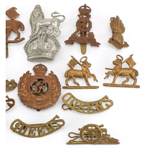 1485 - A collection of military interest badges including Queen's and Royal Engineers.