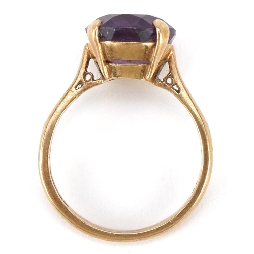 3132 - A 9ct gold amethyst solitaire ring, size M, 3.2g.