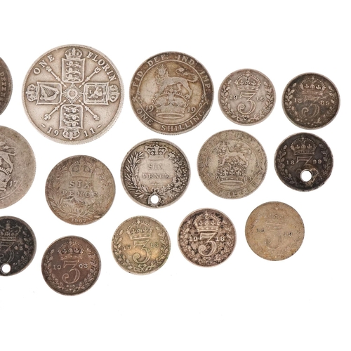 1272 - 19th century and later British silver coinage comprising florins, shillings, sixpences and silver th... 