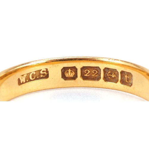3028 - A 22ct gold wedding band, Birmingham 1918, size R, 4.3g.