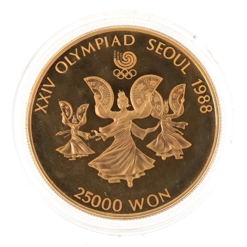 2523 - A 1988 Korean Seoul Olympics gold proof 25000 Won coin with box and certificate, 16.8g.