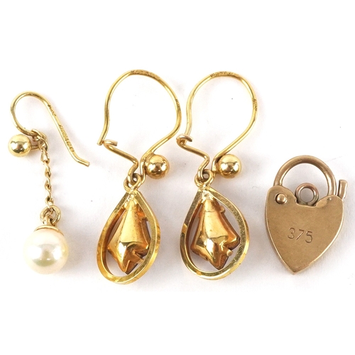3119 - 9ct gold jewellery comprising a pair of purple stone drop earrings, one cultured pearl drop earring ... 